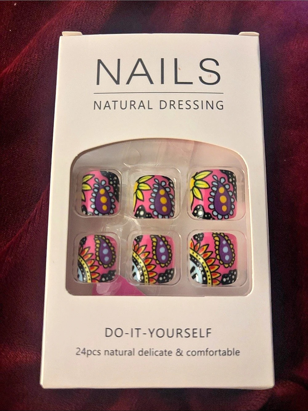 Nails Natural Dressing Do-It-Yourself 24pcs Press-On Nails Pink & Black